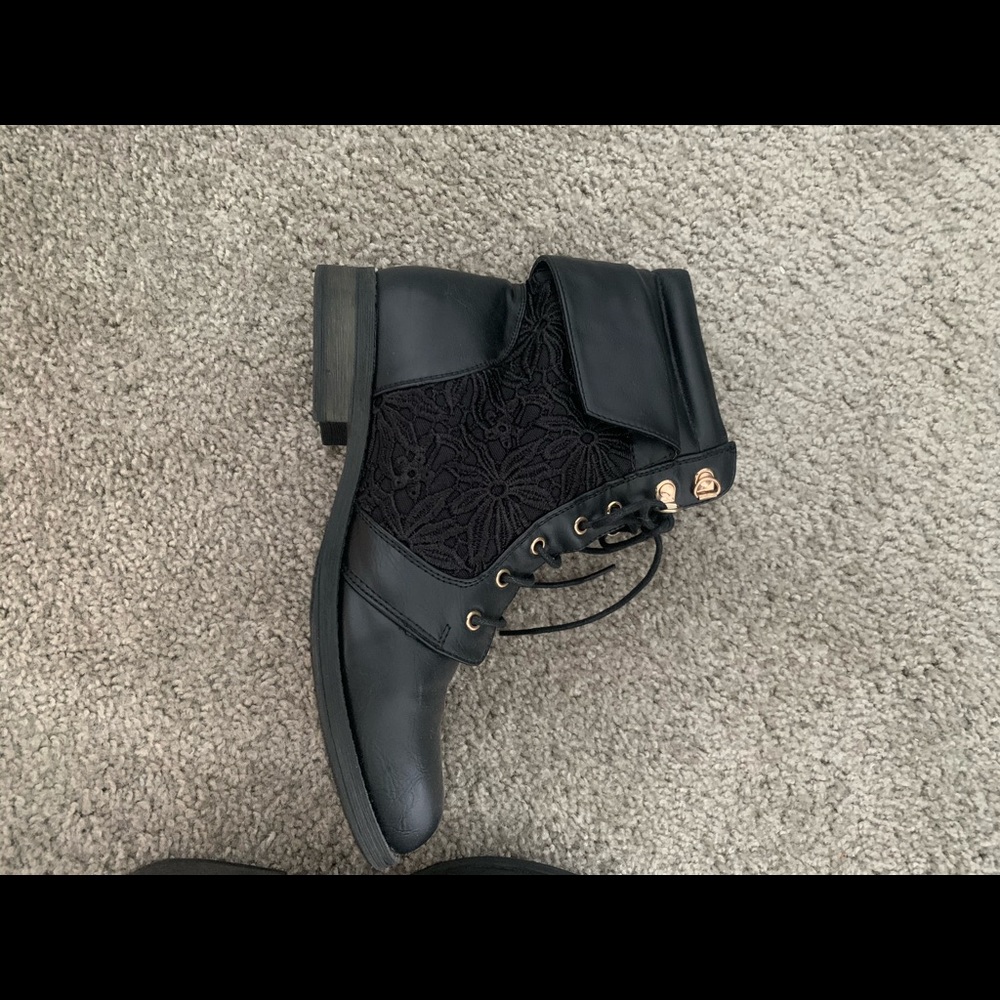Black boot